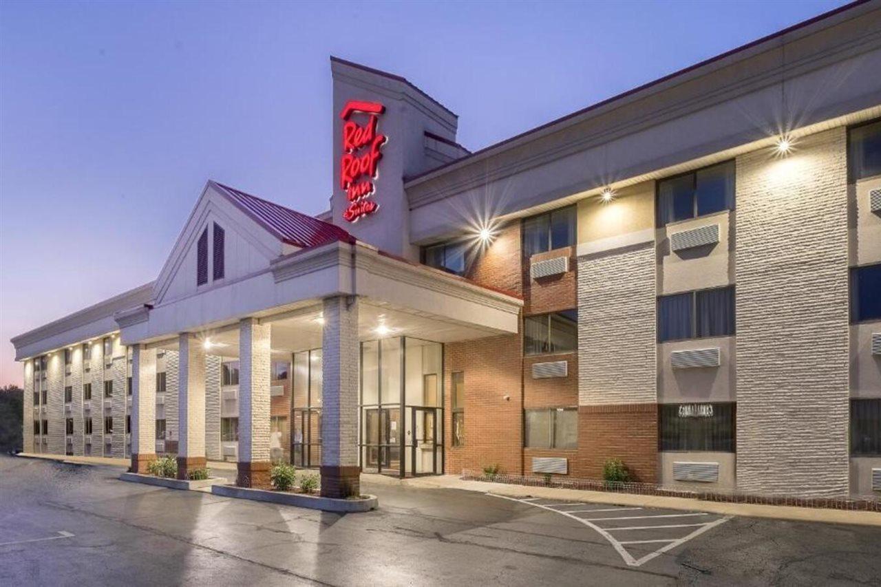 Red Roof Inn & Suites Cleveland - Elyria Exterior photo